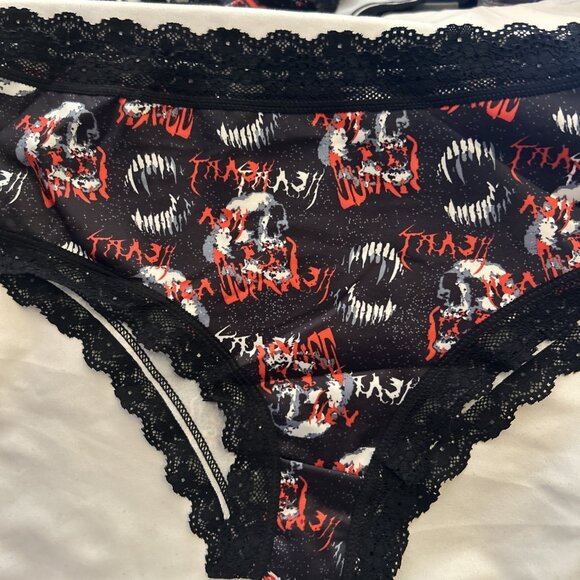 Morvia 1pc Black lace trim goth Skater Emo panties XL Black Skull & Red Letters - Picture 1 of 7